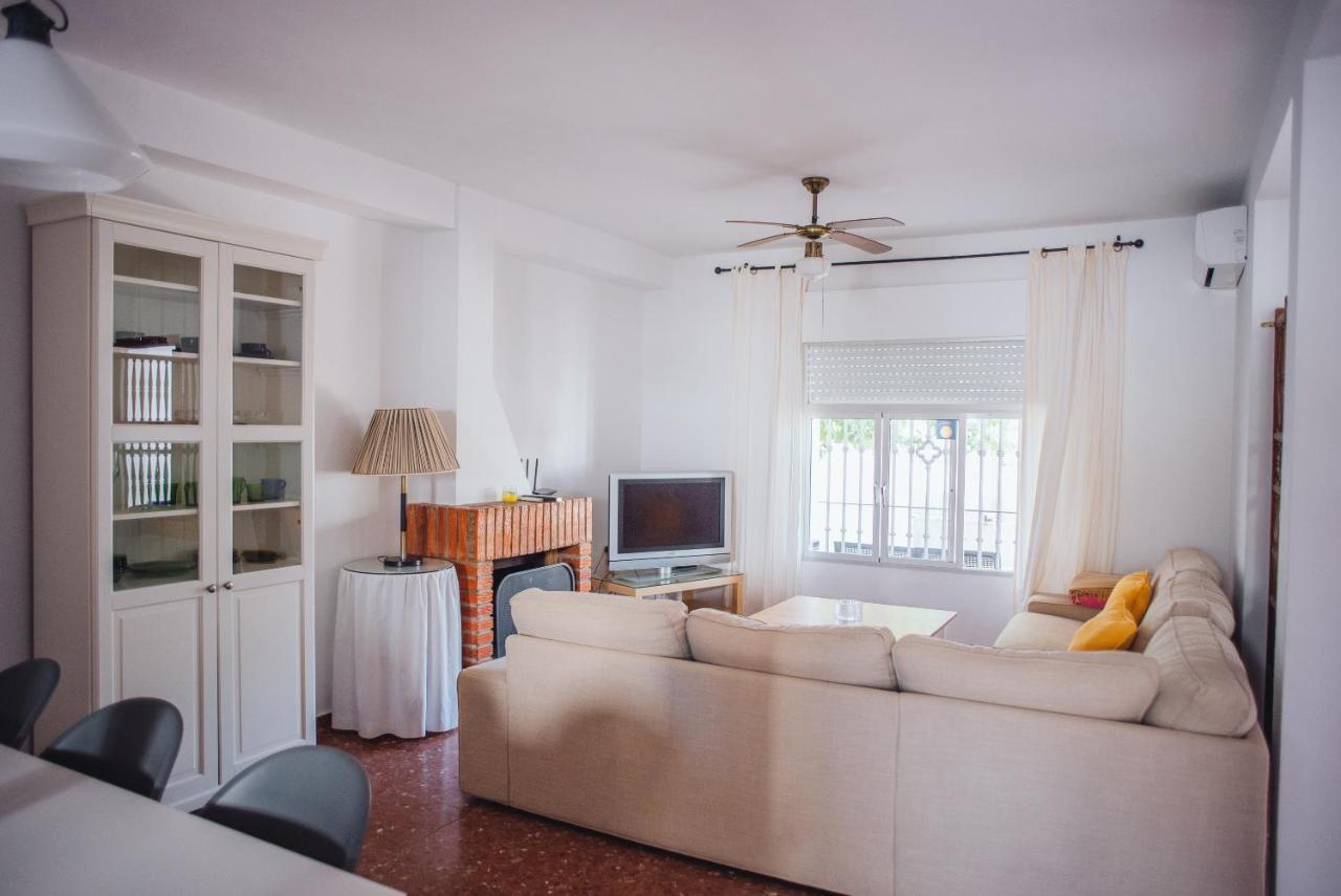 Four-Bedroom House,1060467376:JPEG