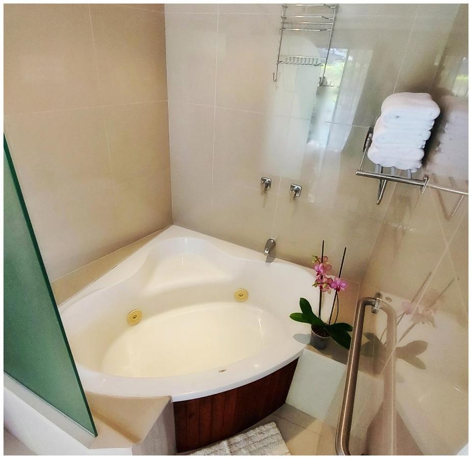 Deluxe Suite mit Whirlpool-Badewanne