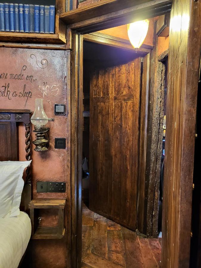 Standard Quadruple Room,1593871381:JPEG