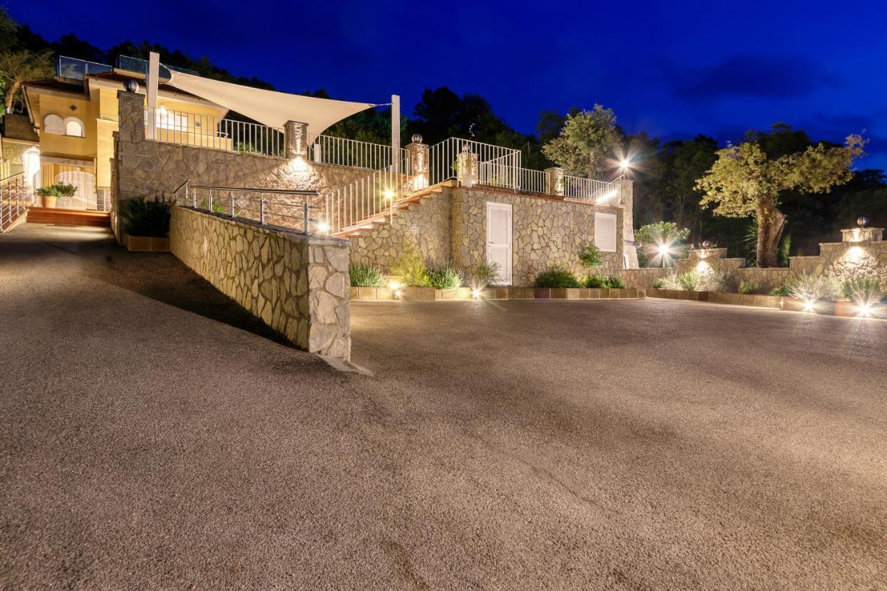 Five-Bedroom Villa