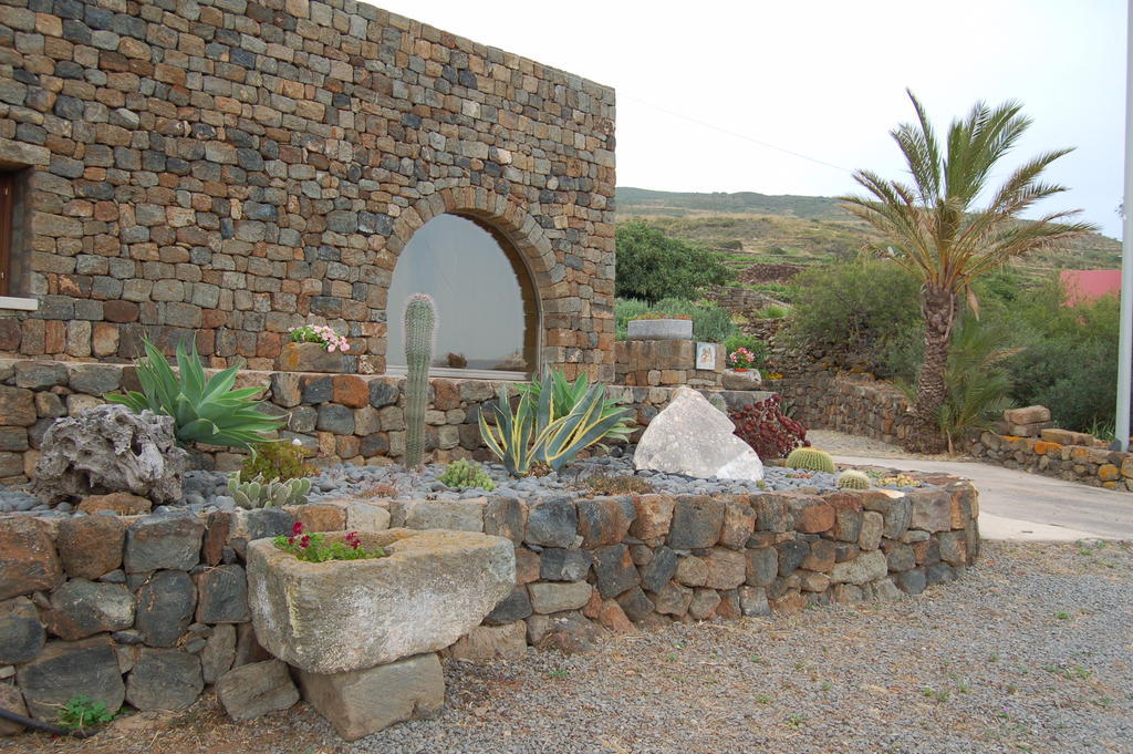 Appartamento con Terrazza e Vista Giardino
