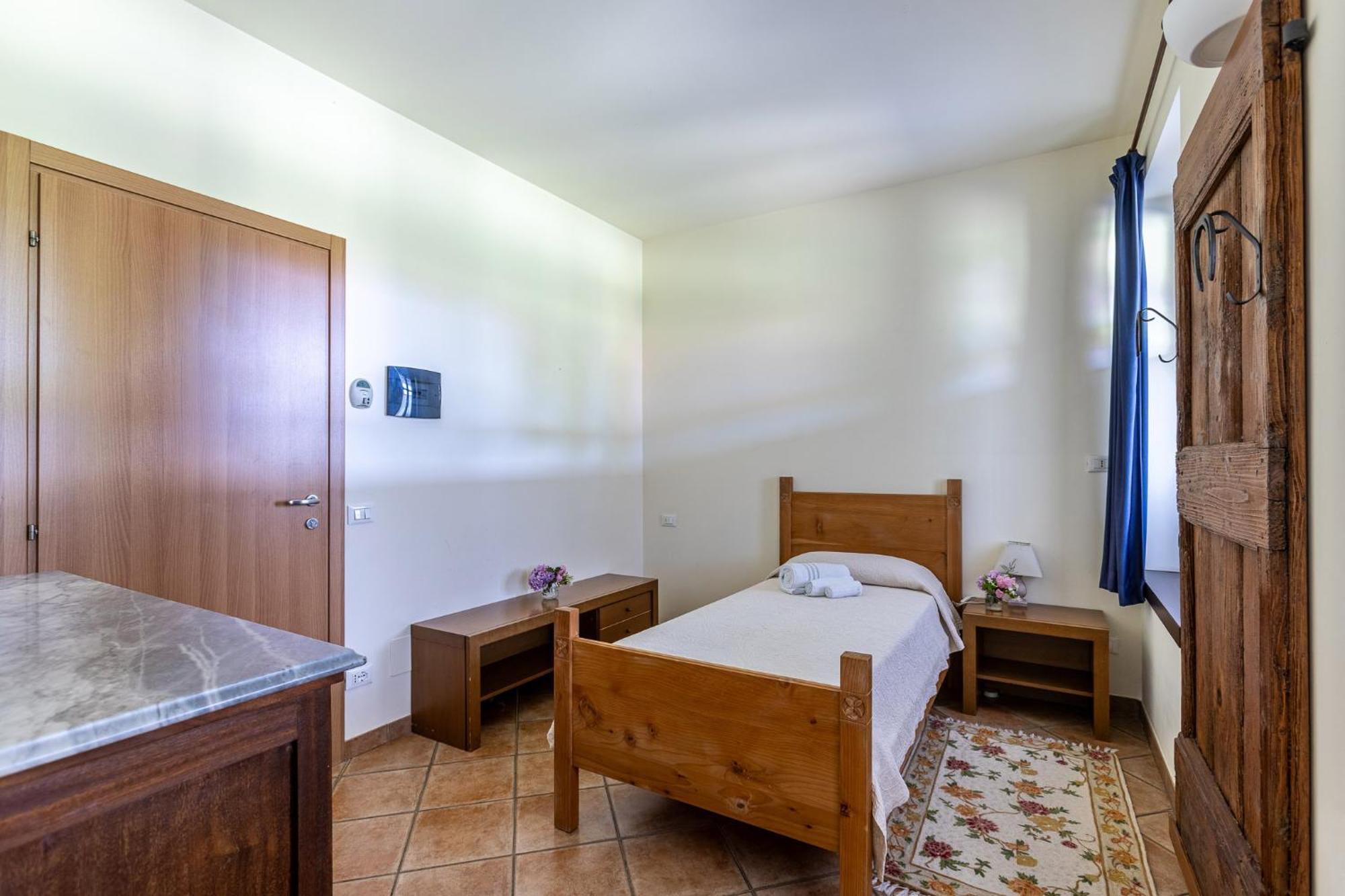 Standard Single Room,1614799998:JPEG