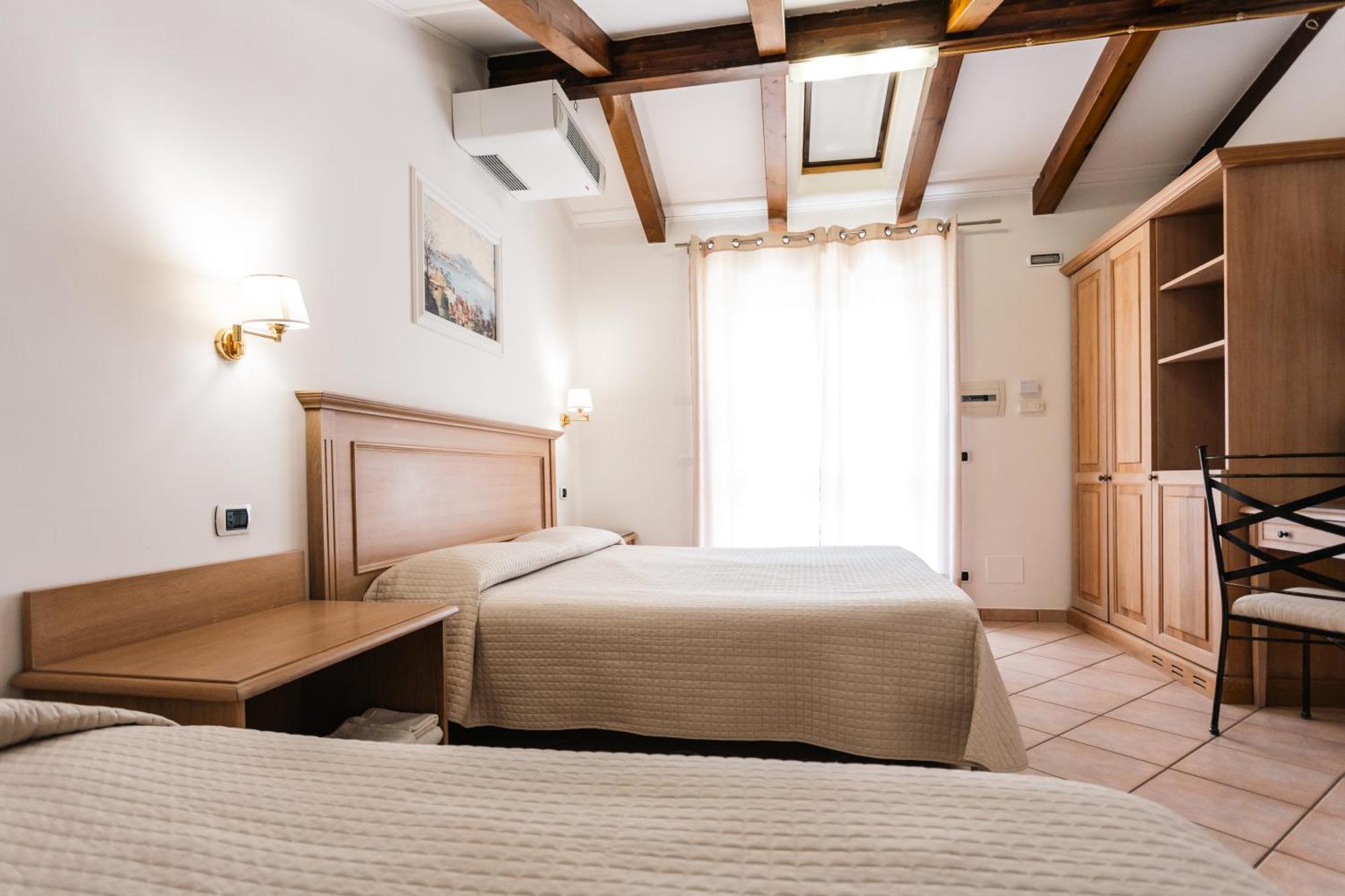 Comfort Triple Room
