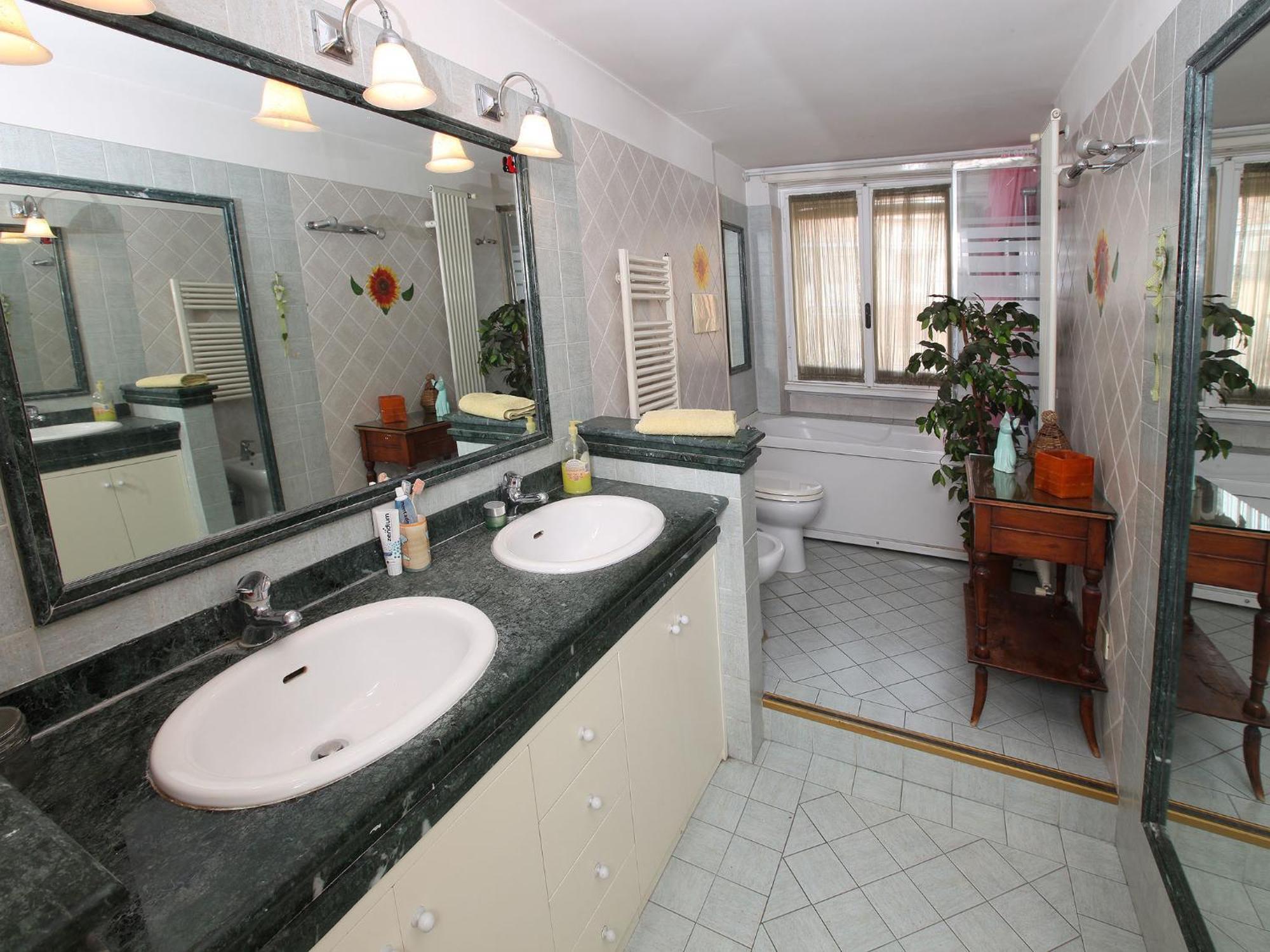 Two-Bedroom Apartment City View