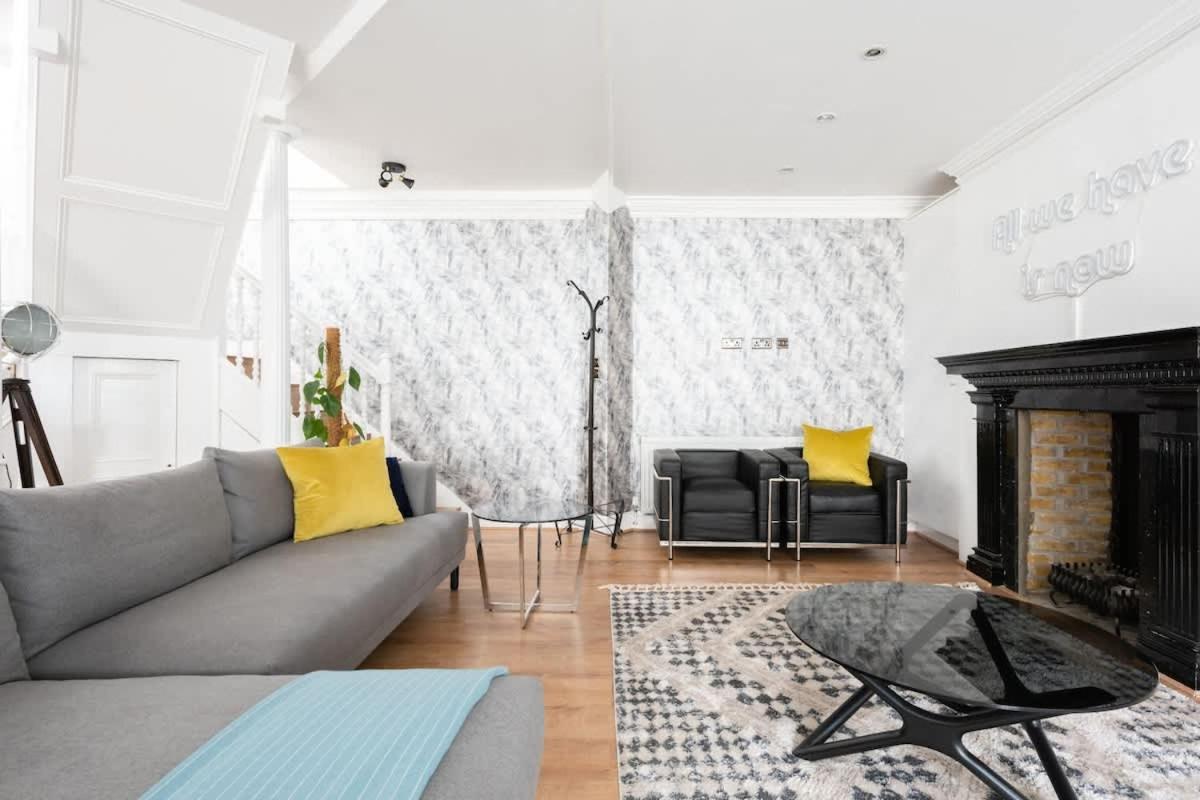 Holiday Home,1697356860:JPEG