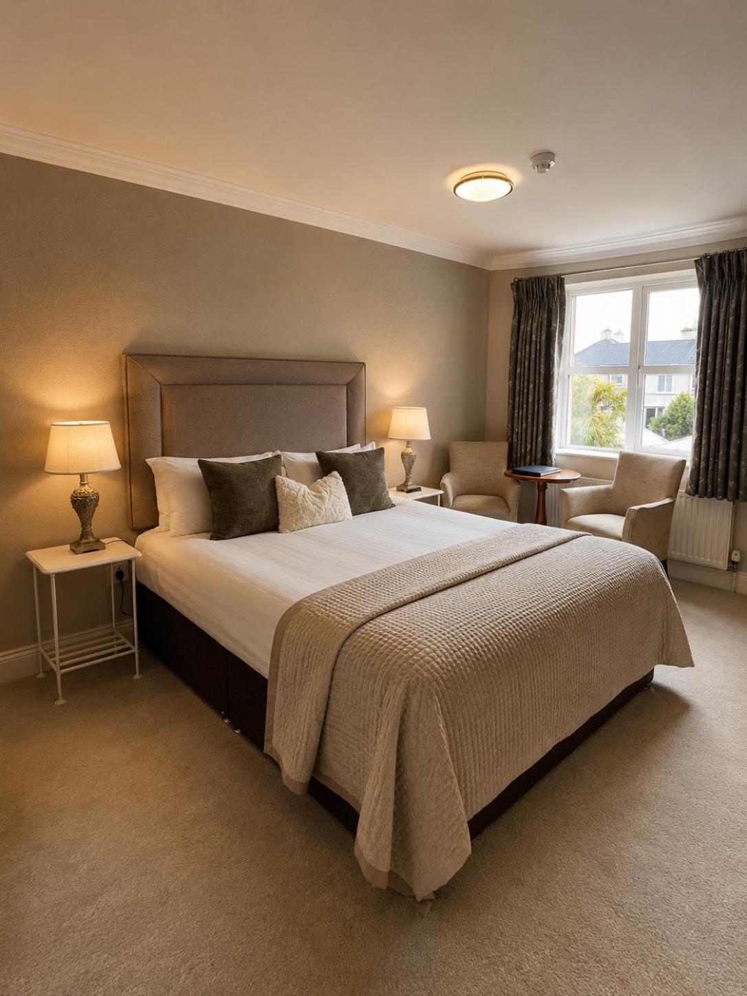 Deluxe Double Room Shower