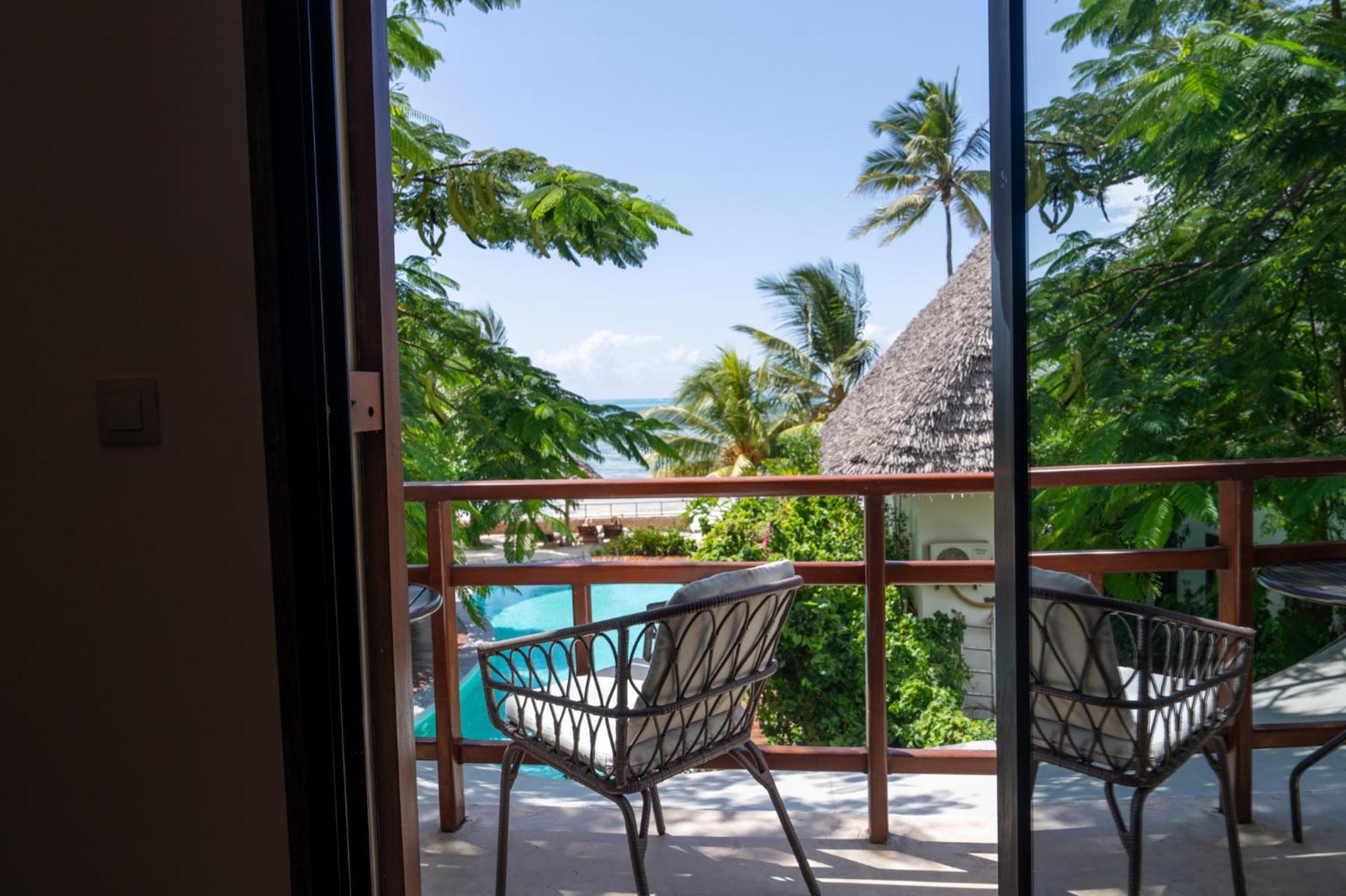 Deluxe One-Bedroom Apartment Sea View