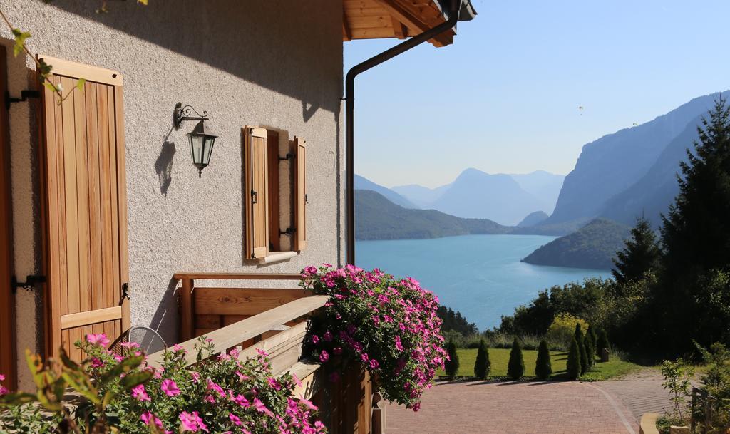 Camera Matrimoniale/Doppia con Letti Singoli con Balcone