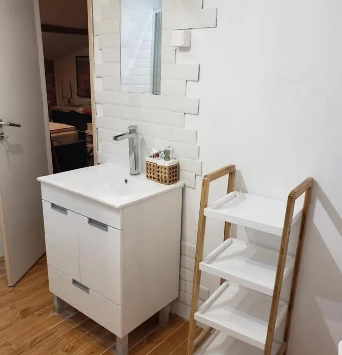 Room With Private Wc With Free Parking-1