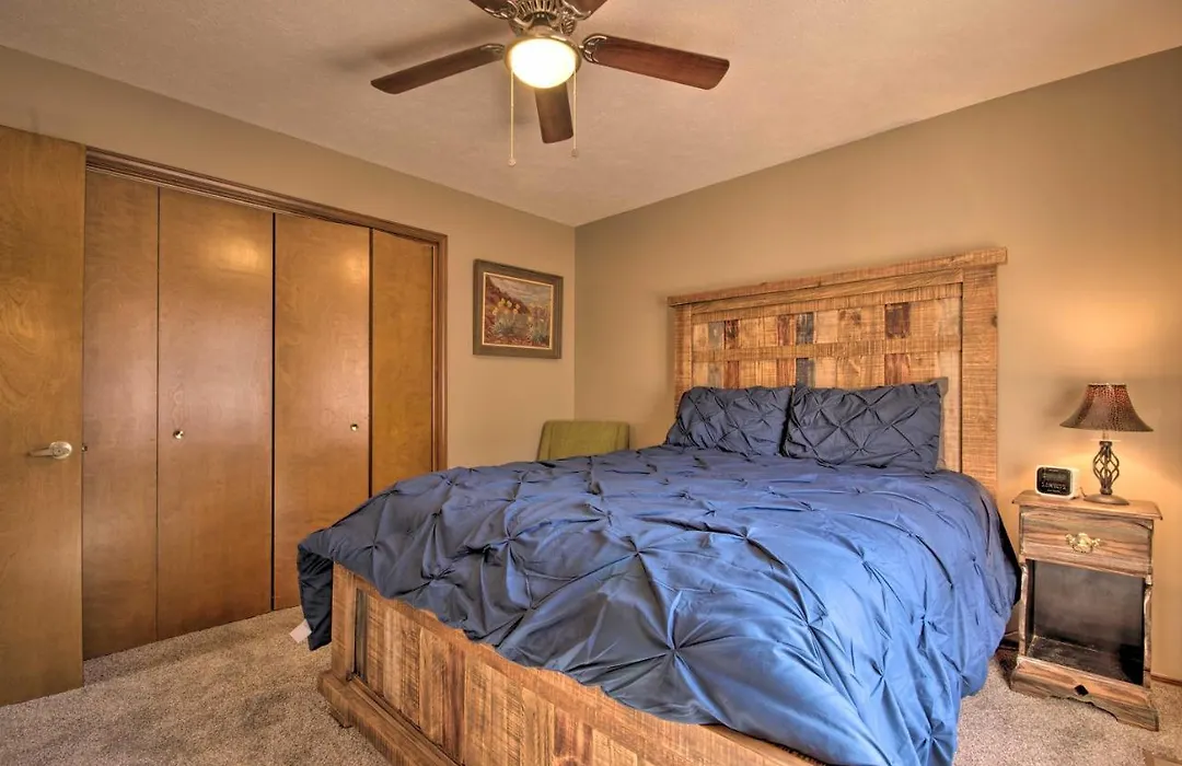 Spacious Getaway With Game Room And Norfork Lake View!-1