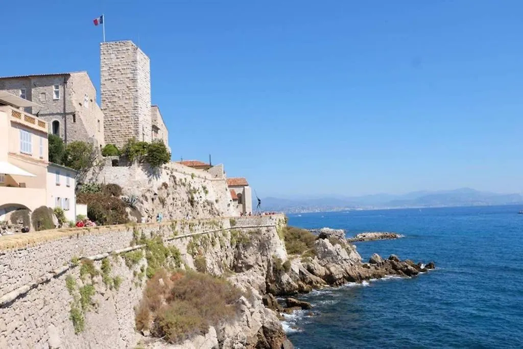 MAISON SAFRANIER villa balnéo vieil antibes-1