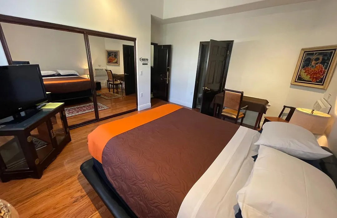Entire Second Flr - Santa Monica Luxury Roman Villa-1