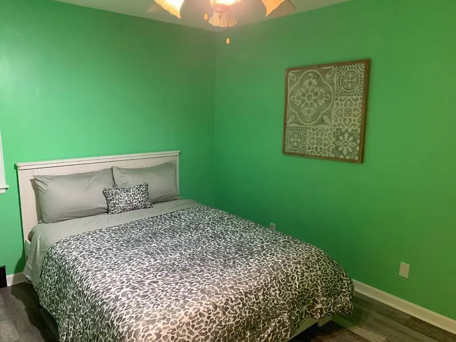 Remodeled House Minutes To Falls Attractions-1