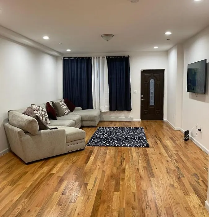 Luxury Apartments Ny 4 Bedrooms 3 Bathroom Free Parking-1