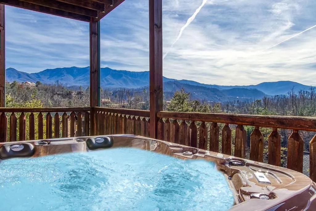 Lazy Bear Lodge, Hot Tub, Resort Pool, Wifi, 1089 Free Tickets Each Paid Day, Dollywood And More-1