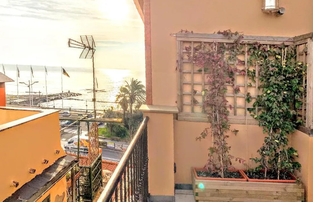 Seahousevarazze-1