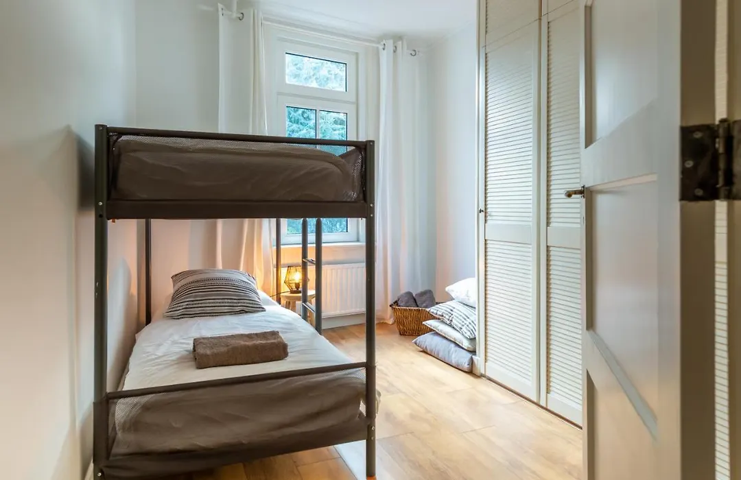 Unieke stadswoning met jacuzzi en sauna max 8 pers-1
