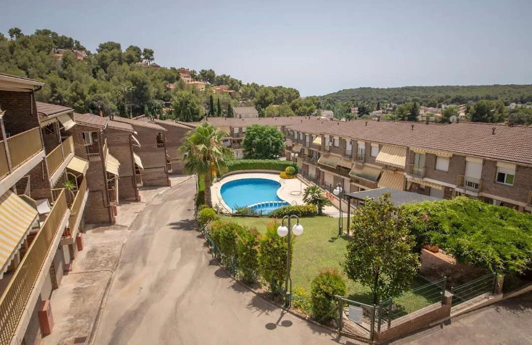 TarracoHomes, TH156 Casa Roser Familiar y con Piscina Compartida-1