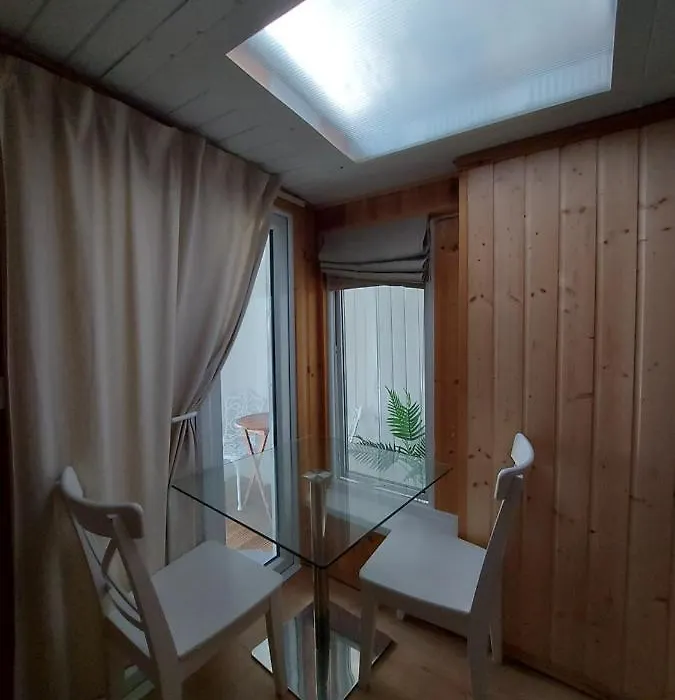 Spacious Garden Guest Suite With Private In-Suite-1