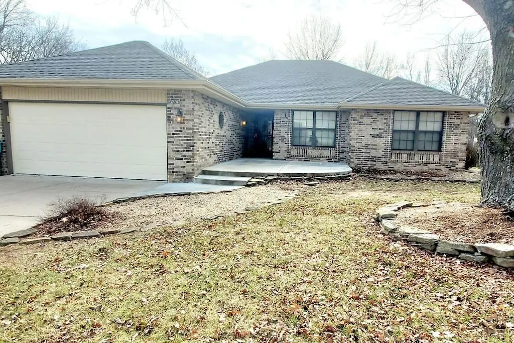 Freshly Remodeled Quaint Home-1