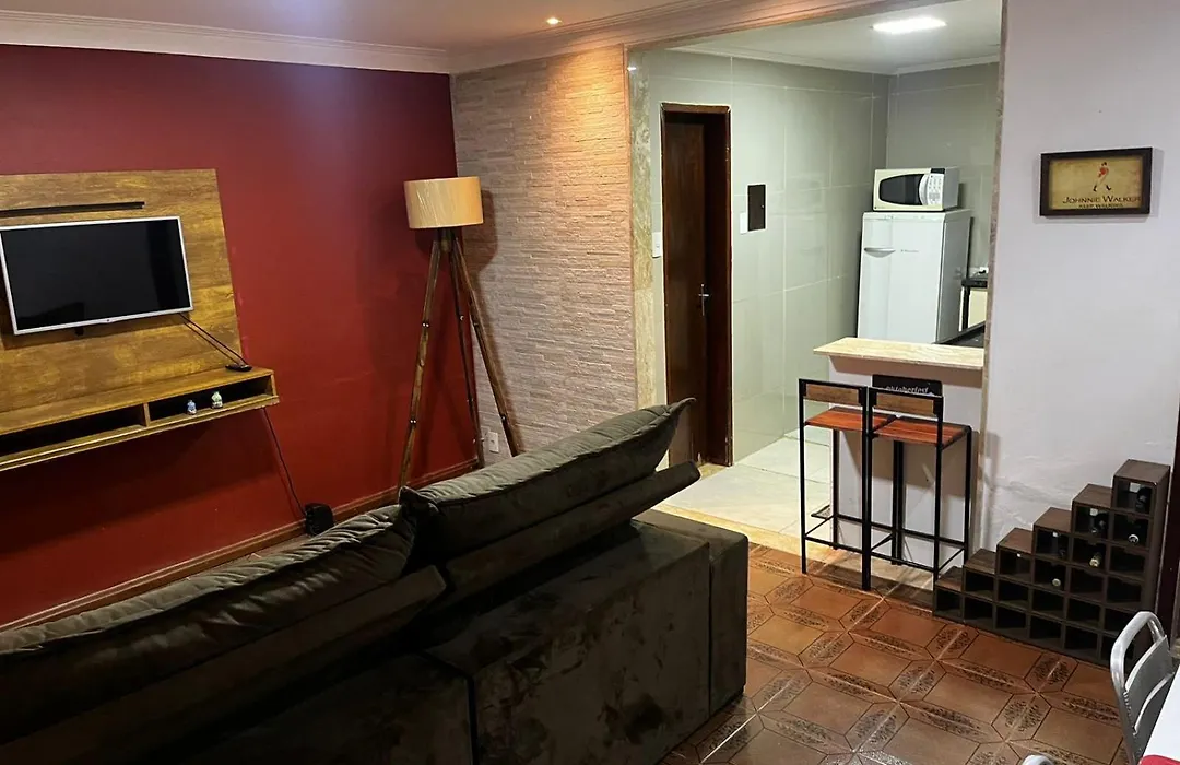 Linda Casa com Estacionamento-1