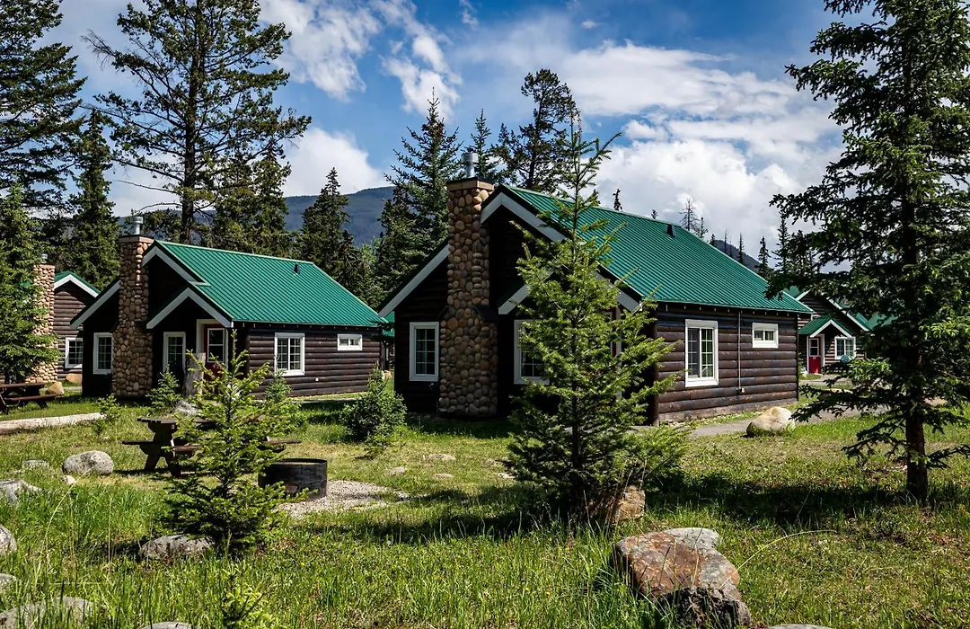 Pine Bungalows-1