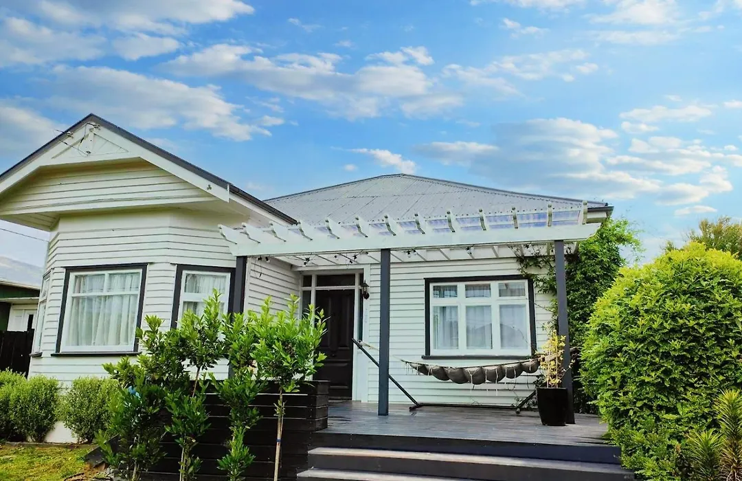 Beautiful Villa With Parking 5 Mins To One Nz Stadium-1