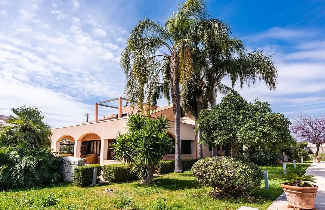 Villa Arenella Con Piscina-1