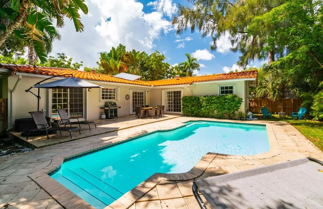 Hidden Miami Gem W Pool Bbq & Minutes To Beach-1