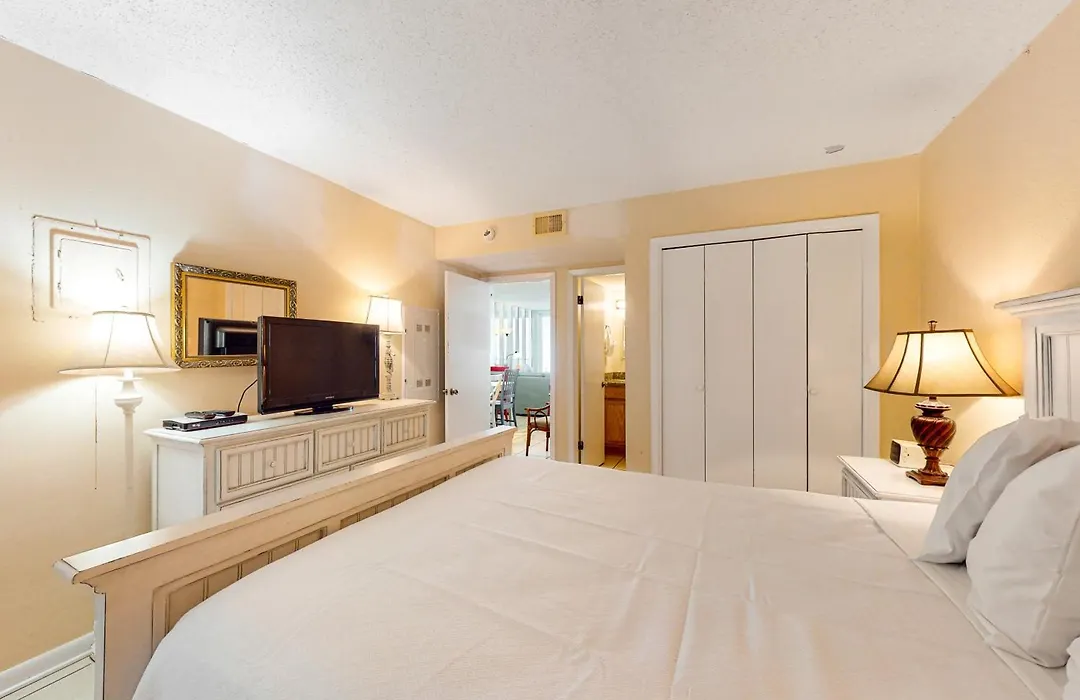 Island Shores Condos-1