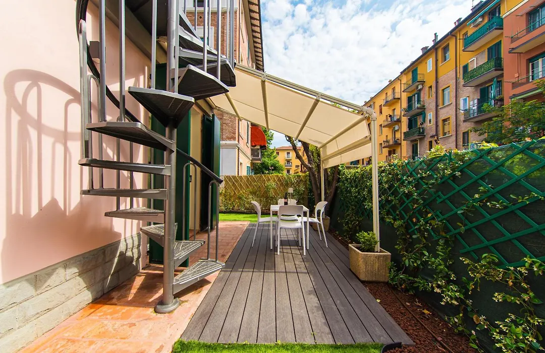 Urban Cottage Free Parking - Private Garden-1