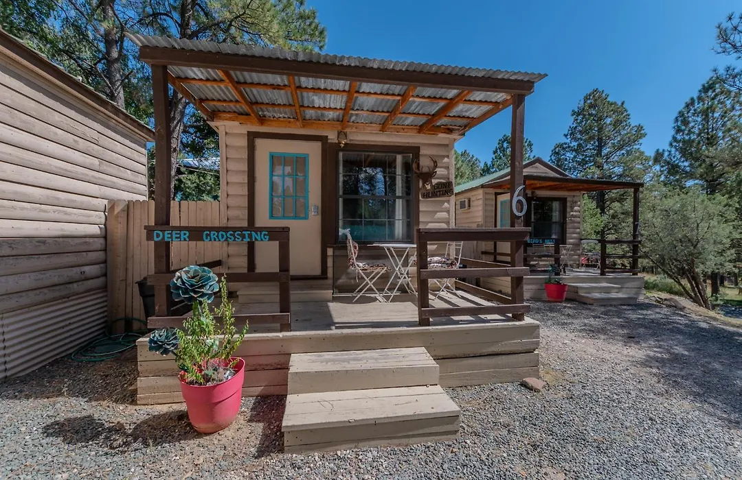 Enchanted Hideaway Cabins And Cottages-1
