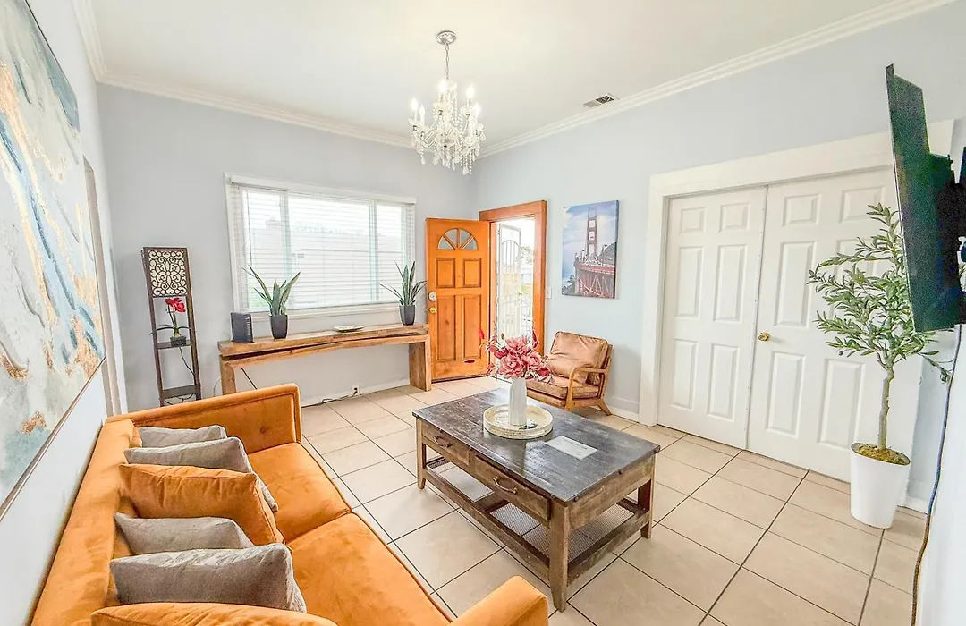 3Bd Little Italy Cottage A++ Location-1