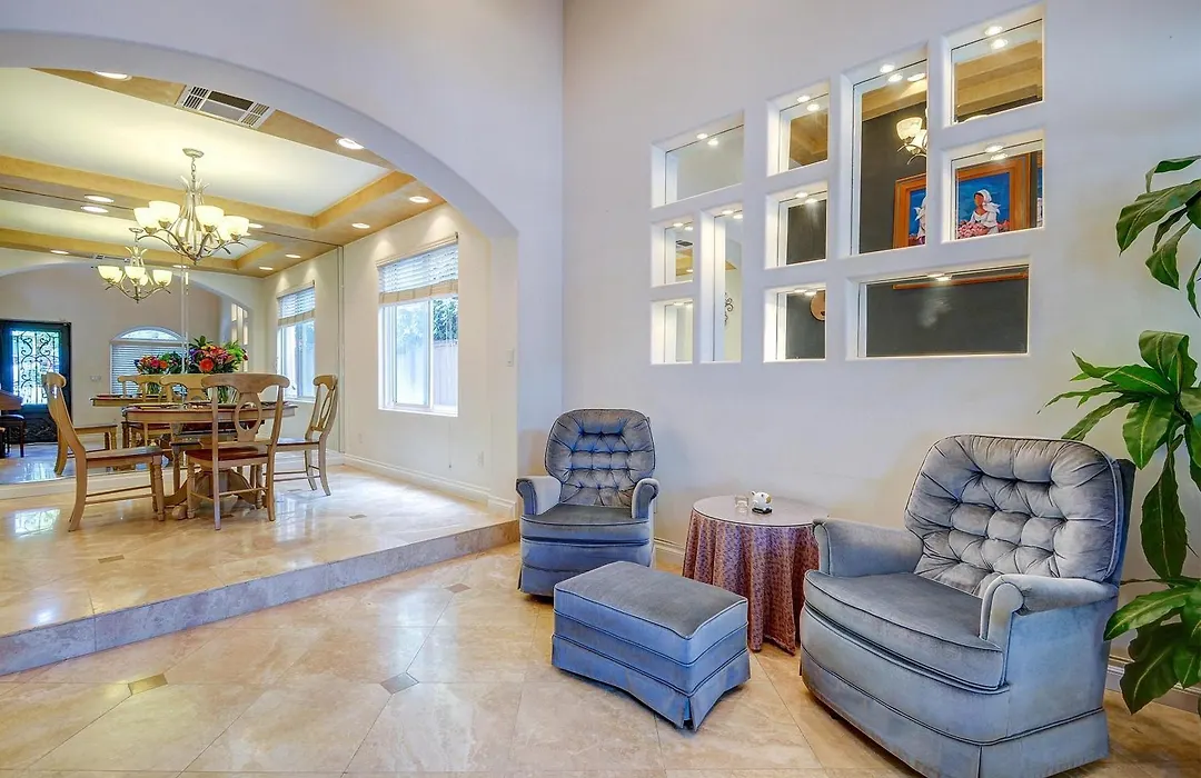 The Shangri-La Of La Jolla-1