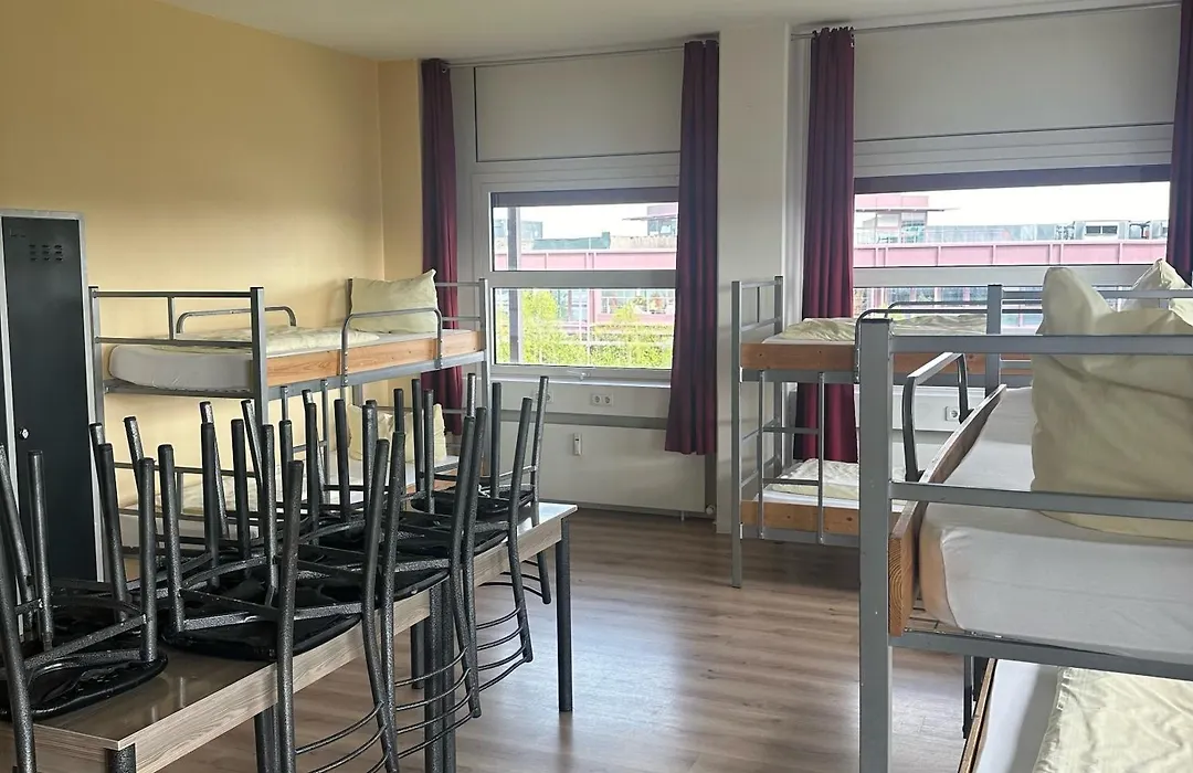 Low Budget Hostel-1