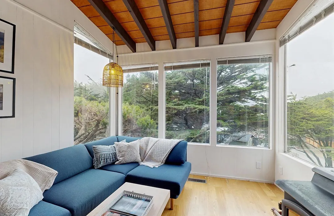 Pelican House-1