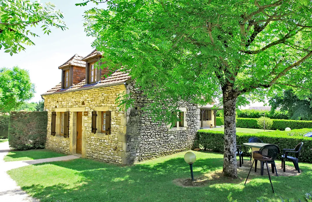 COMBAS village de gites-1