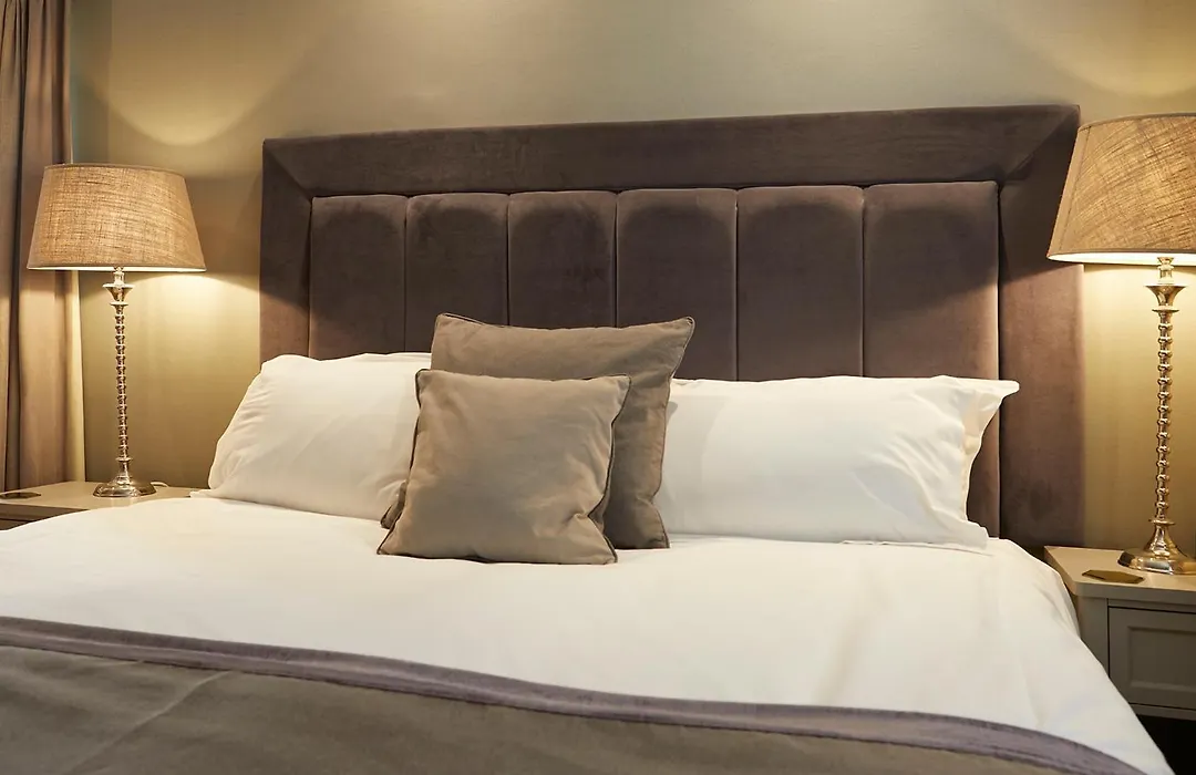 Five Star Stays-1