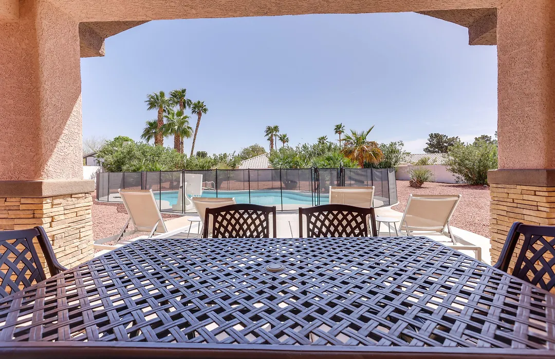 Updated Las Vegas House: Patio & Solar Heated Pool-1
