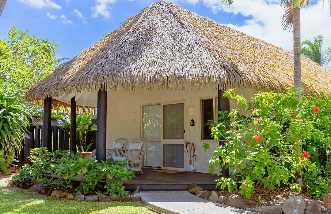 Motu Beachfront Art Villas-1