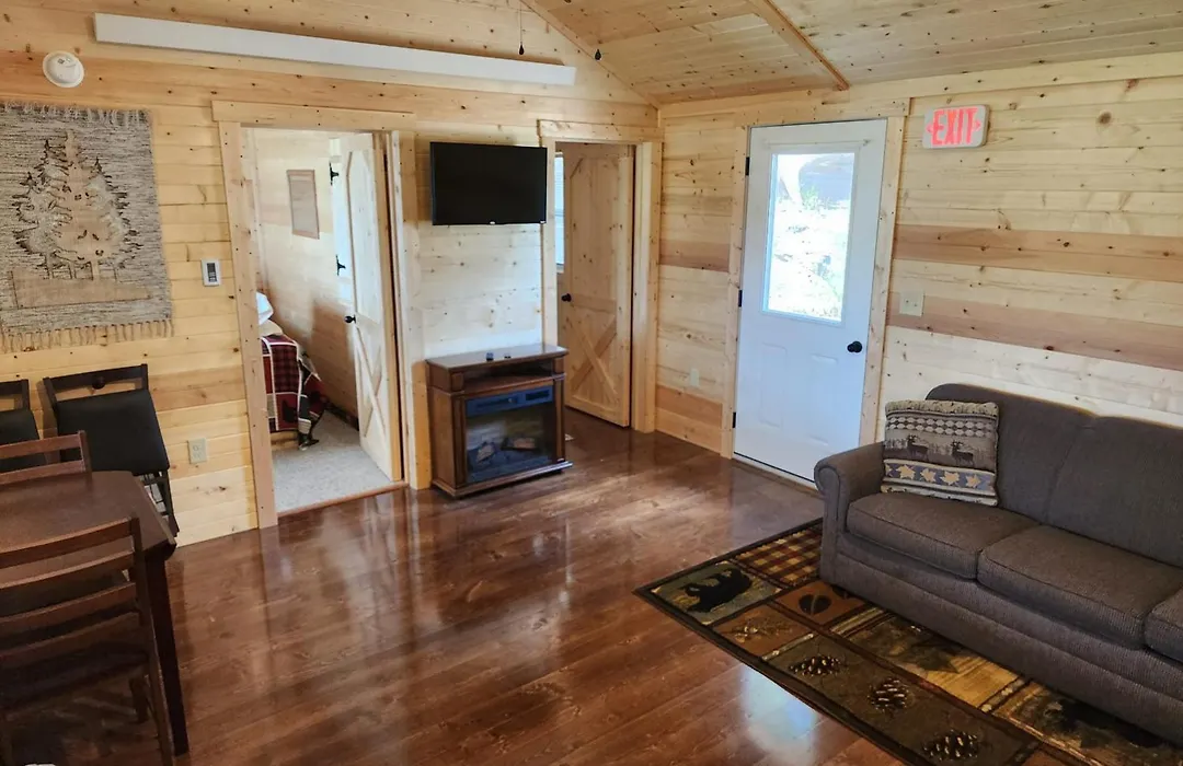 Freedom Ridge Cabins-1