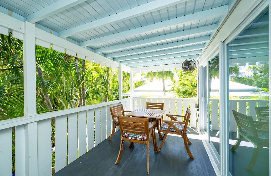 Papa'S Hideaway-1
