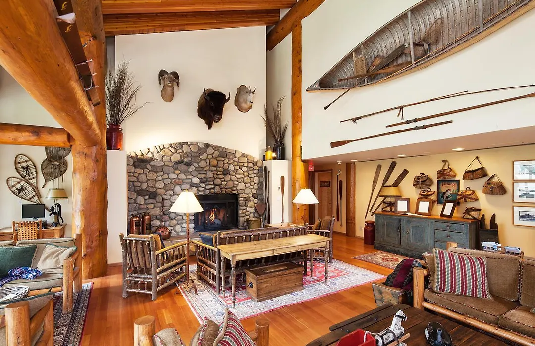 Moraine Lake Lodge-1