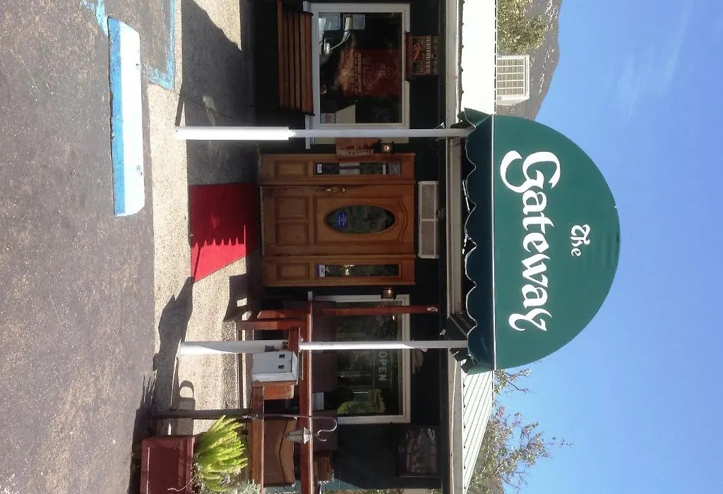 The Gateway Restaurant & Lodge-1