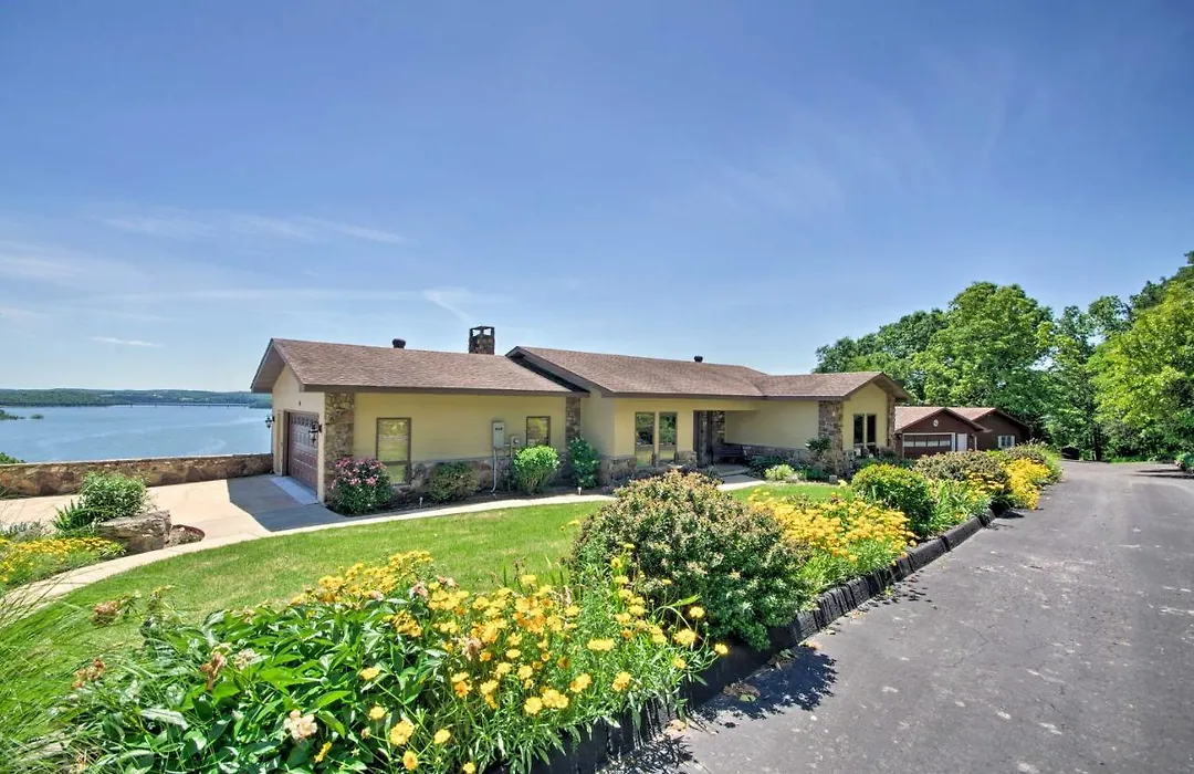 Lake Norfork Home With Waterview Patio And Balcony-1