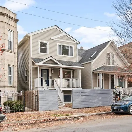 Luxe 6Br House Trendy Logan Square Garage Access-2