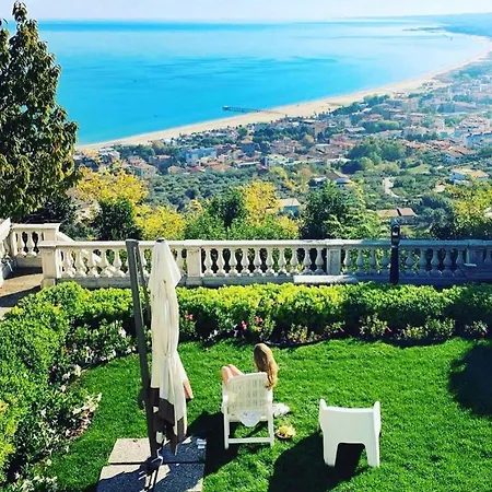 Secret Garden - Suites & Apartments-3