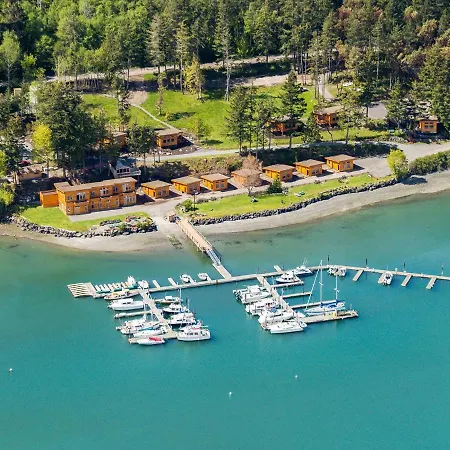 Snug Harbor Resort And Marina-3
