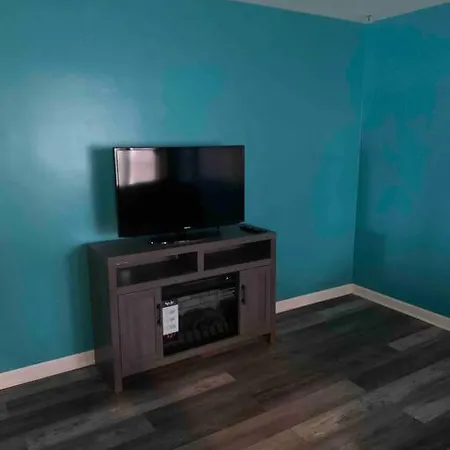 Remodeled House Minutes To Falls Attractions-3