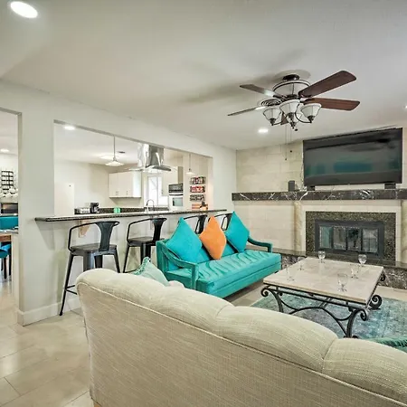 Las Vegas Getaway W/ Patio ~ 3 Mi To Strip!-2